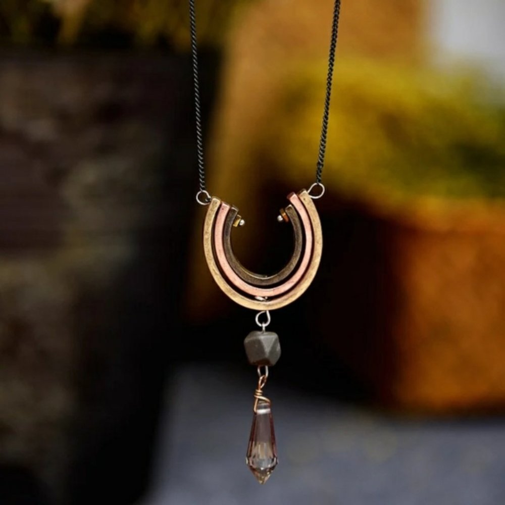 New: Fall 20 3 Stacked Horseshoe Pendant Necklace - Picture 4 of 4